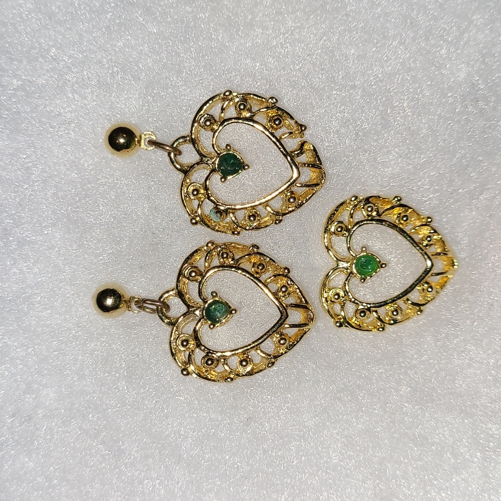 Vintage Lot: Emeralds & Ruby Faux Gems Gold-tone Heart Brooches & Earrings - Picture 2 of 7